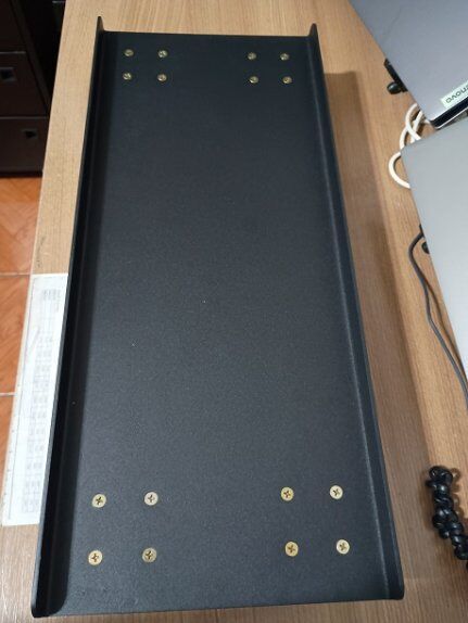 SUPORTE PARA NOBREAK C/ RODINHAS